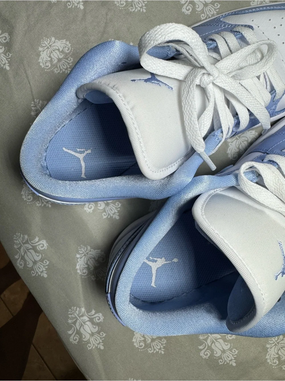 Nike Low Top Sneakers - White & Light Blue - Air Jordan 1 Low